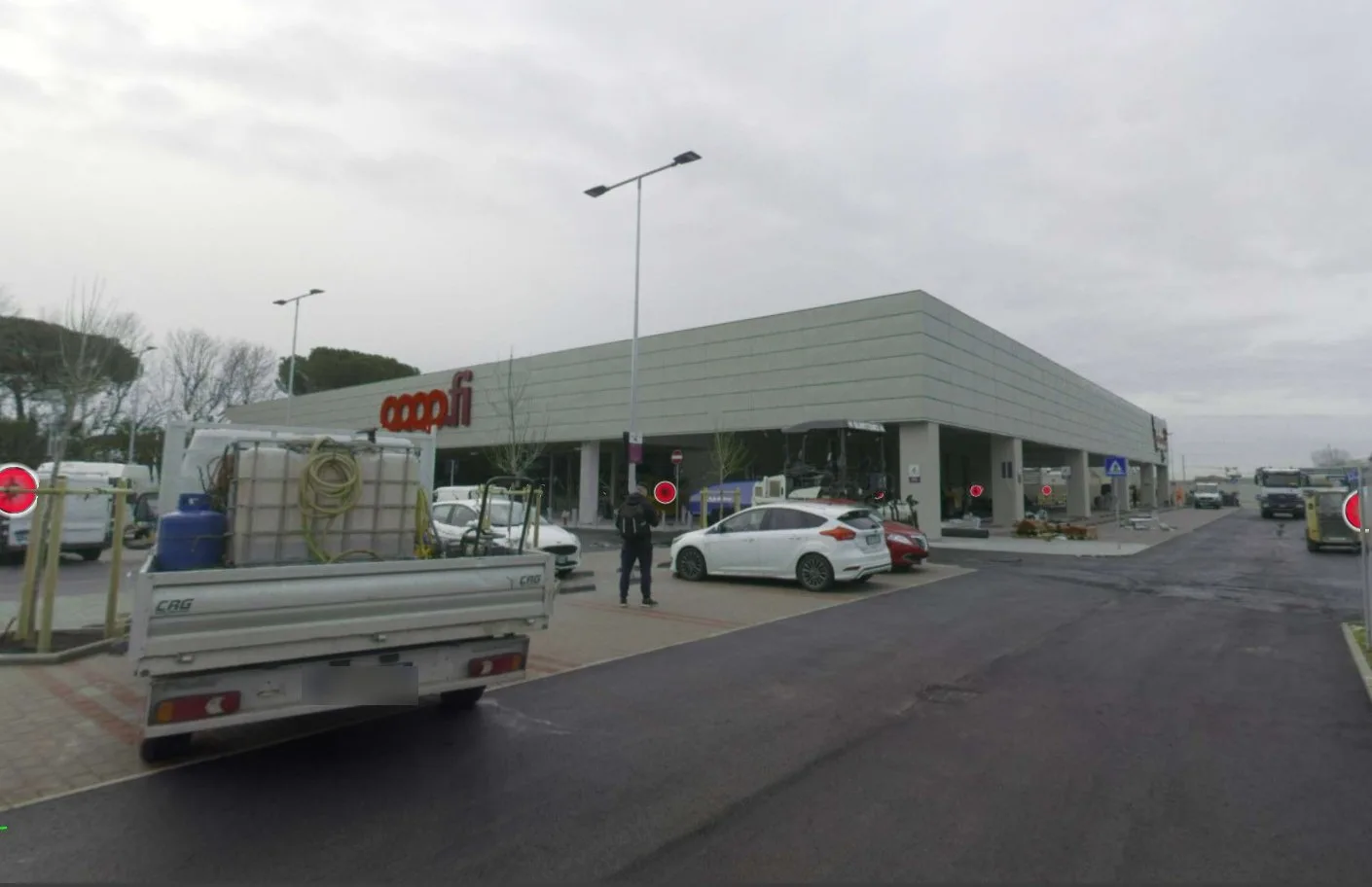 Coop Ginori, il punto vendita durante le finiture esterne